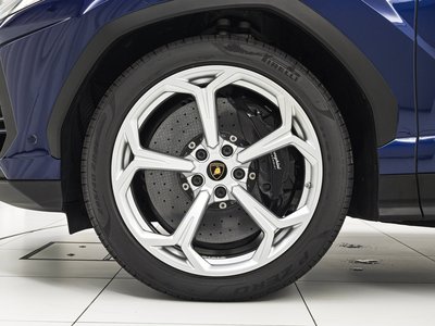 2020 Lamborghini URUS photo 33