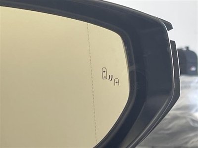 2025 Lexus LBX — миниатюра 12