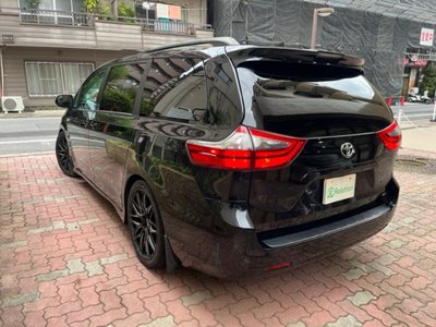 صورة 9 لـ 2022 Toyota SIENA