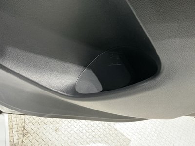 2025 Lexus LBX — миниатюра 28
