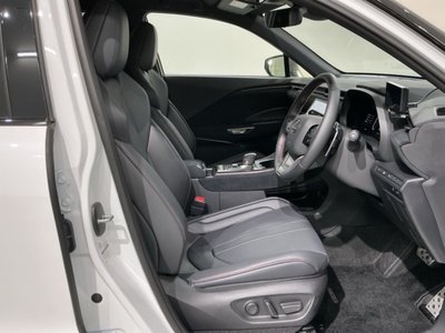 2025 Lexus LBX — миниатюра 18