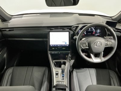 2025 Lexus LBX — миниатюра 8