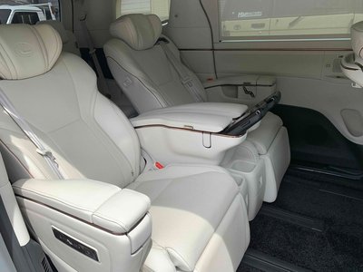 2024 Lexus LM photo 19