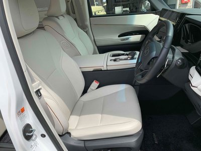 2024 Lexus LM photo 10