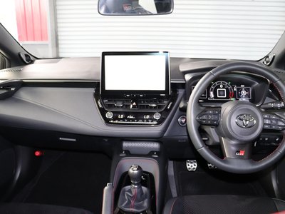 صورة 13 لـ 2023 Toyota GR COROLLA
