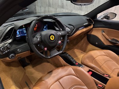 2016 Ferrari 488 GTB 照片 13