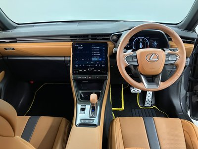 2025 Lexus LBX thumbnail 8