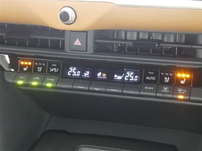 صورة 10 لـ 2023 Toyota CROWN CROSSOVER