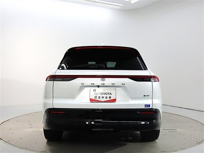 2026 Toyota CROWN ESTATE photo 2
