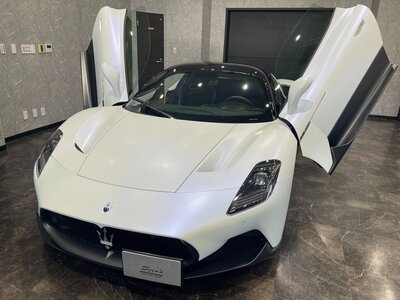 2022 Maserati MC20 photo 2