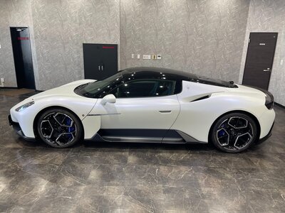 2022 Maserati MC20 photo 6