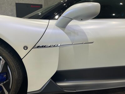 2022 Maserati MC20 photo 14