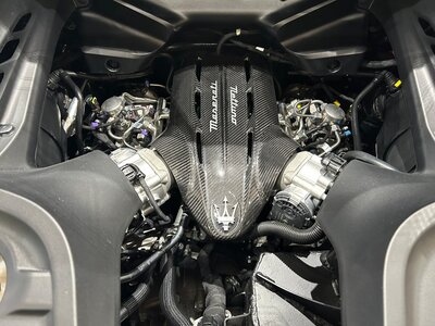 2022 Maserati MC20 photo 18
