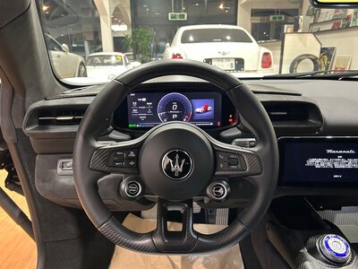 2022 Maserati MC20 photo 21