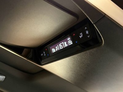 2025 Toyota ALPHARD — фото 30