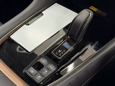 2025 Toyota ALPHARD — фото 50