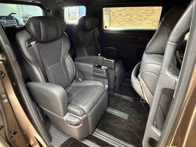 2025 Toyota ALPHARD — фото 11