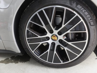 صورة مصغرة 18 لـ 2024 Porsche TAYCAN