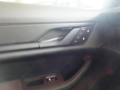 صورة مصغرة 44 لـ 2024 Porsche TAYCAN