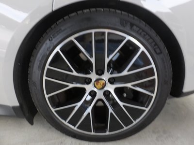 صورة مصغرة 20 لـ 2024 Porsche TAYCAN