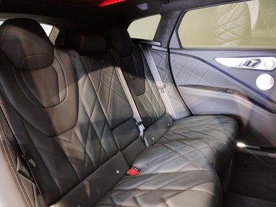 2025 BMW XM thumbnail 17