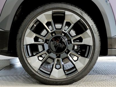 2025 BMW XM thumbnail 72