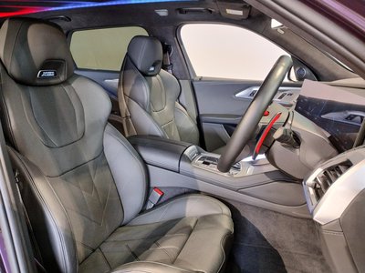 2025 BMW XM thumbnail 16
