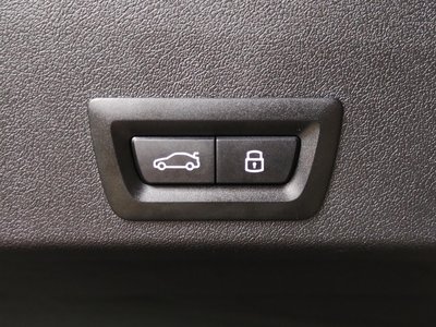 2025 BMW XM thumbnail 80