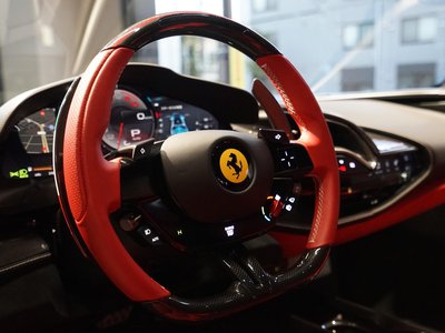 2023 Ferrari SF90 STRADALE — фото 13