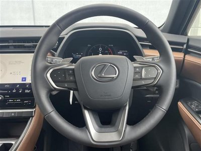 صورة 8 لـ 2024 Lexus LBX