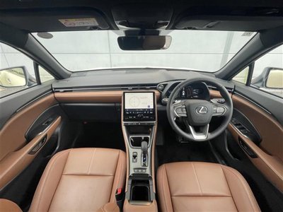 صورة 44 لـ 2024 Lexus LBX