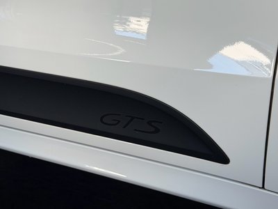 2017 Porsche MACAN — миниатюра 32