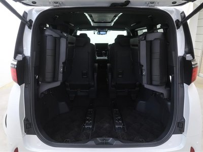 صورة 31 لـ 2023 Toyota ALPHARD
