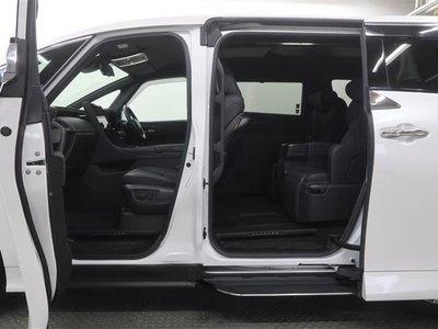 صورة 16 لـ 2023 Toyota ALPHARD