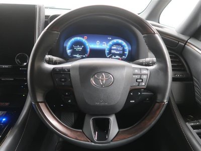 صورة 26 لـ 2023 Toyota ALPHARD