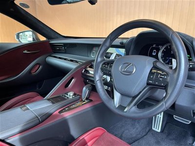 صورة 24 لـ 2017 Lexus LC