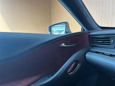 صورة 18 لـ 2017 Lexus LC
