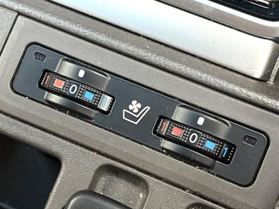 صورة مصغرة 46 لـ 2023 Toyota LAND CRUISER PRADO