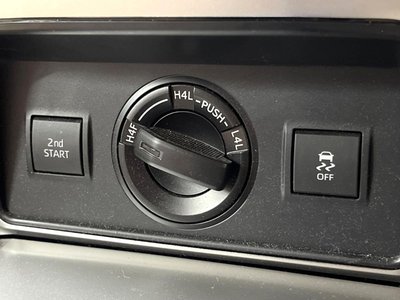 صورة مصغرة 54 لـ 2023 Toyota LAND CRUISER PRADO