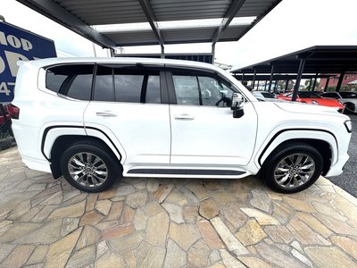 2024 Toyota LAND CRUISER 300 thumbnail 80