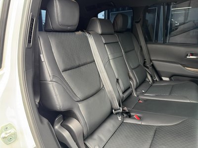 2024 Toyota LAND CRUISER 300 thumbnail 49