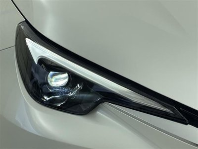 2025 Lexus LBX thumbnail 38
