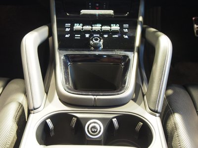 2024 Porsche CAYENNE thumbnail 48
