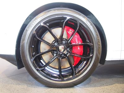 2024 Porsche CAYENNE photo 11