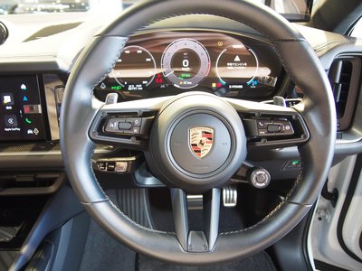 2024 Porsche CAYENNE thumbnail 36