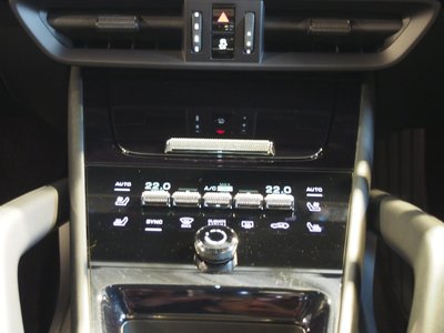 2024 Porsche CAYENNE thumbnail 47