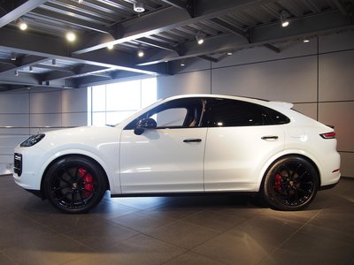 2024 Porsche CAYENNE photo 4