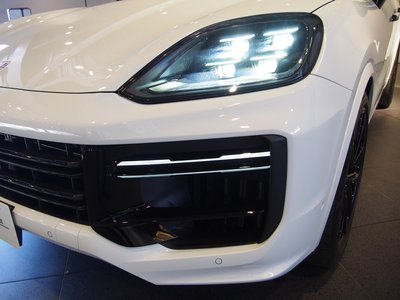 2024 Porsche CAYENNE thumbnail 17