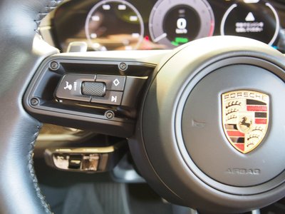 2024 Porsche CAYENNE thumbnail 37