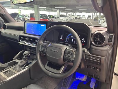 صورة 38 لـ 2025 Toyota LAND CRUISER 250